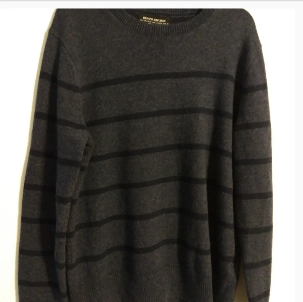 Blue-gray striped sweater mens size large